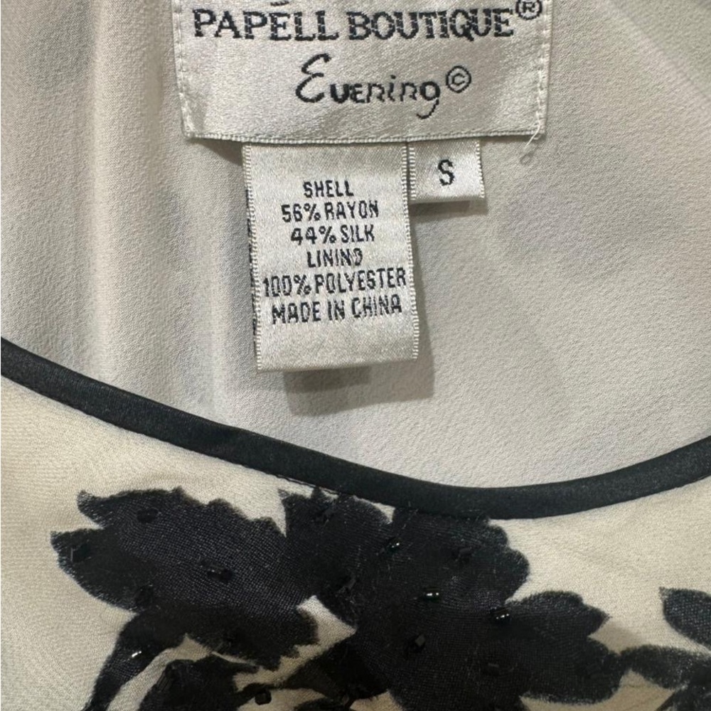 Papell Boutique Black Floral Blouse - Picture 3 of 3